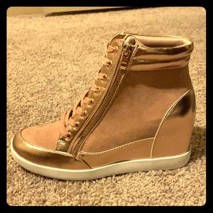 Shoe dazzle rose gold wedge sneakers.